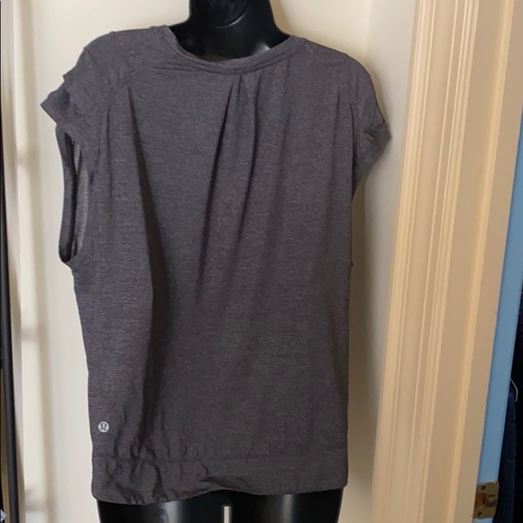 Lululemon tee - Picture 2 of 2